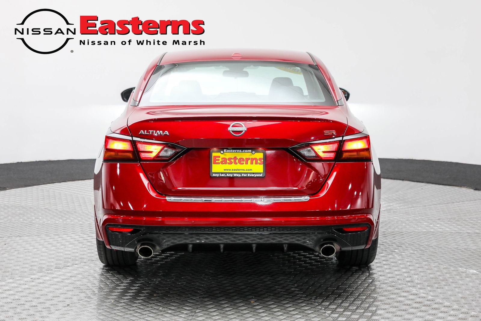 Used 2023 Nissan Altima 2.5 SR w/ SR Premium Package image 9