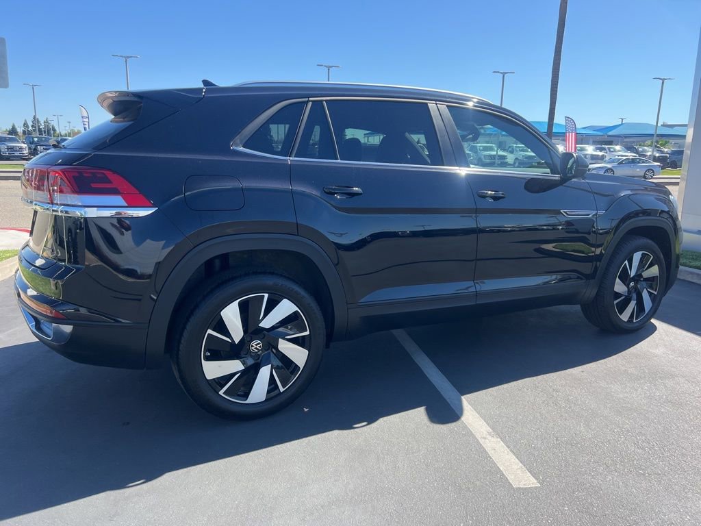 Used 2025 Volkswagen Atlas Cross Sport SE image 9
