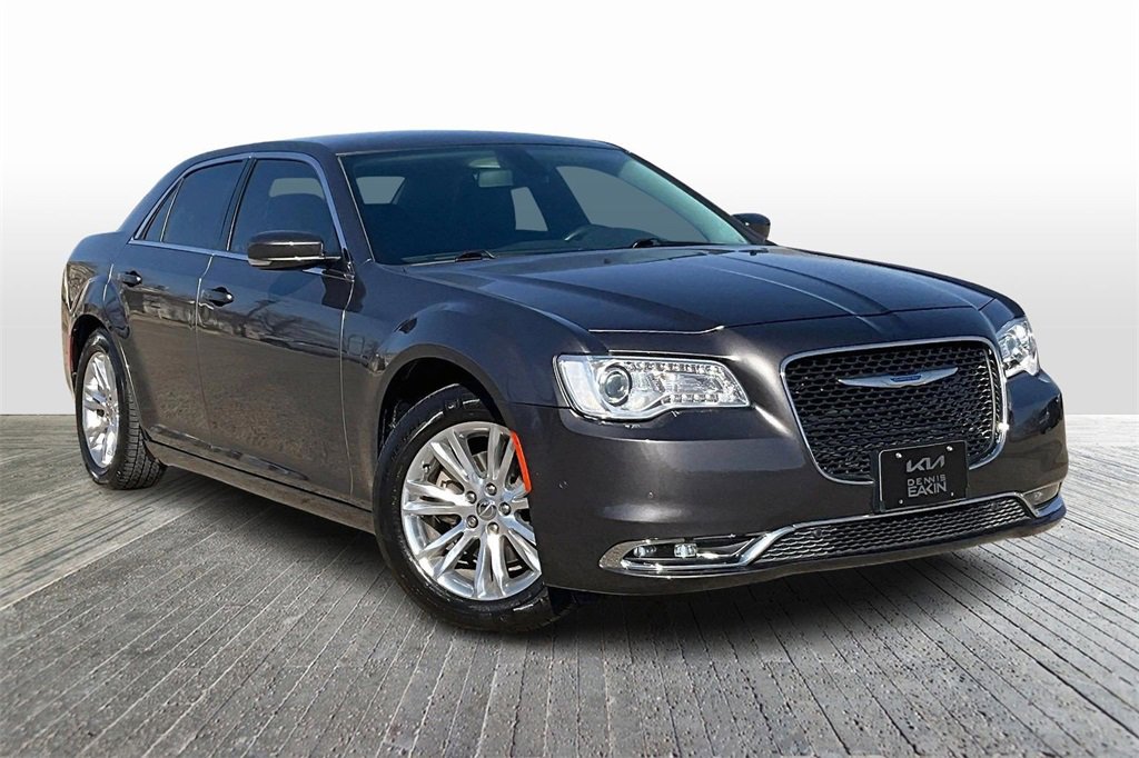 Used 2021 Chrysler 300 Touring L image 11