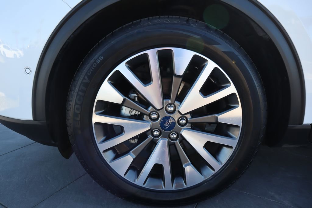 Used 2020 Ford Escape Titanium image 29