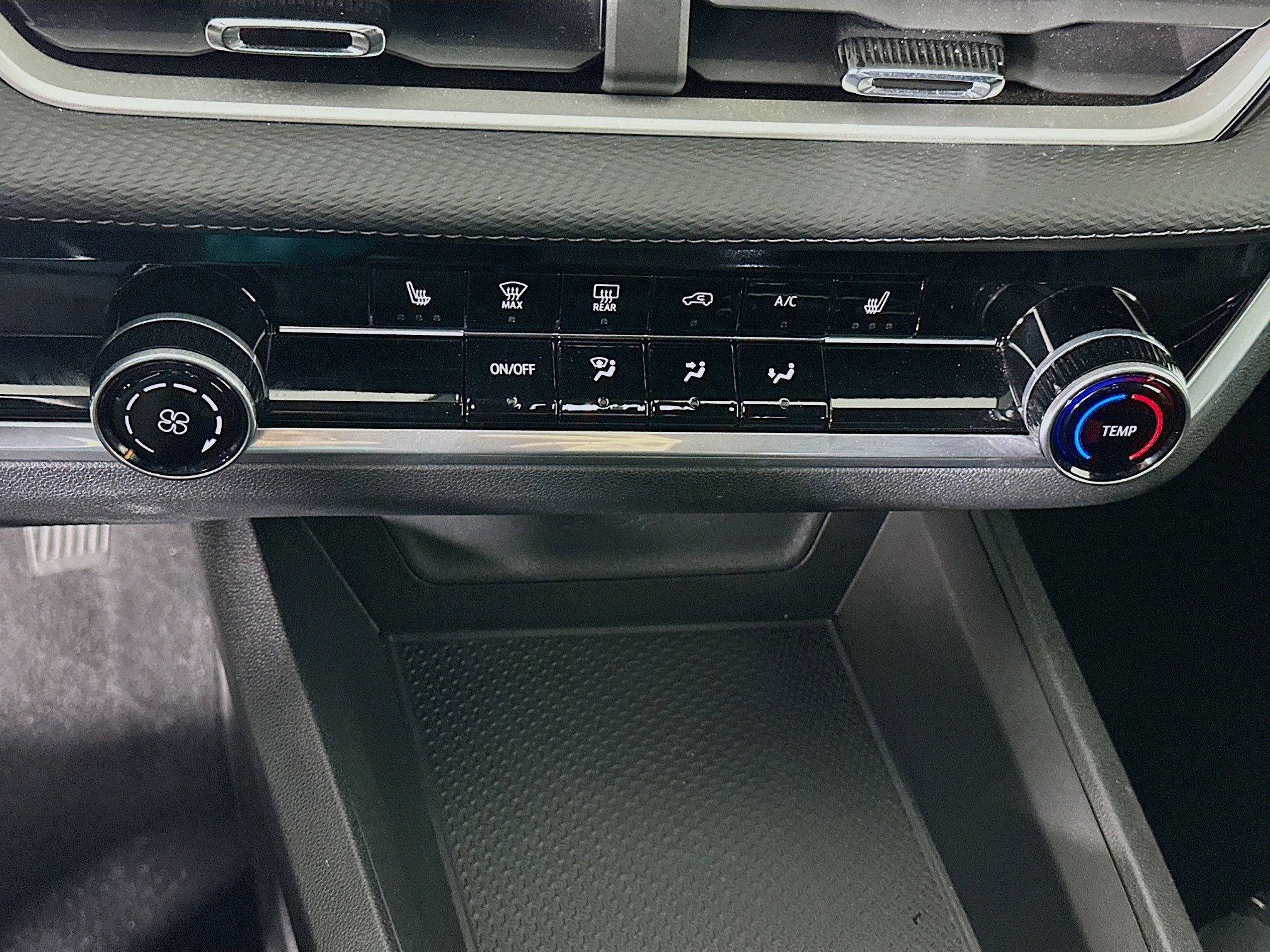 Used 2025 Chevrolet Equinox LT image 24