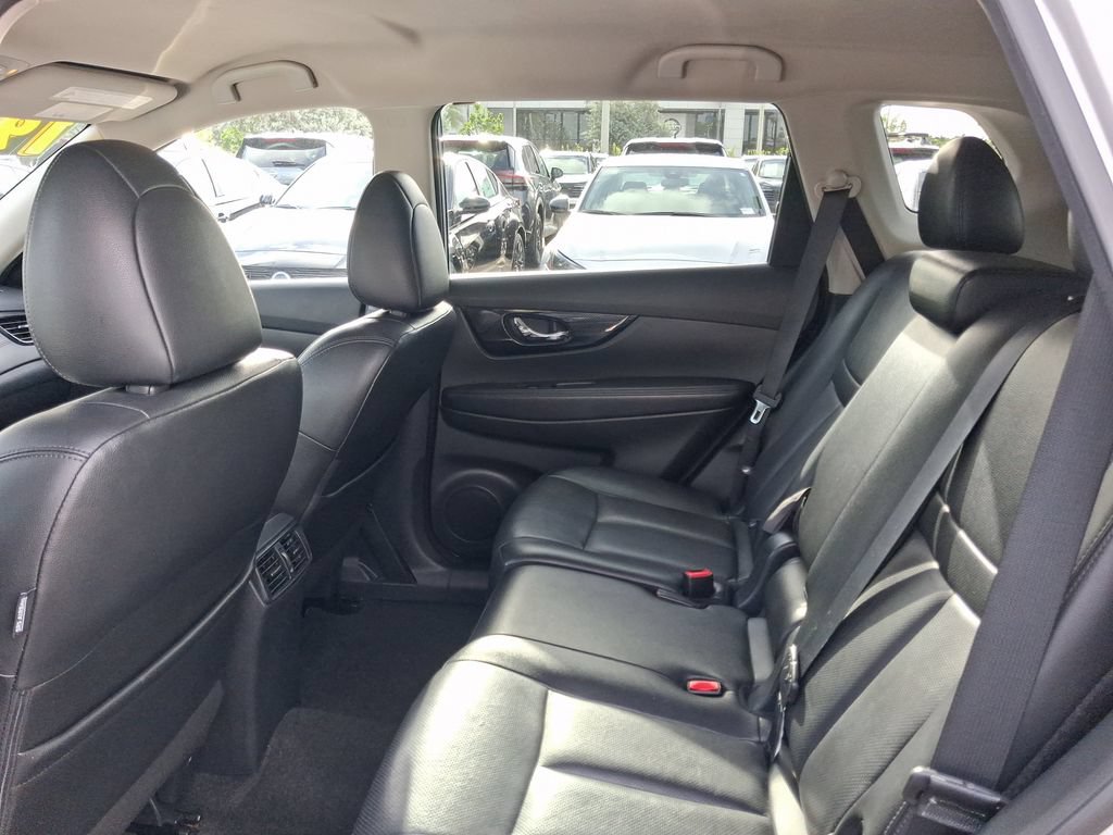 Used 2019 Nissan Rogue SL FWD image 7