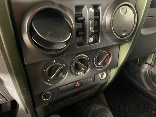 Used 2008 Jeep Wrangler Unlimited Sahara AWD/4WD image 8