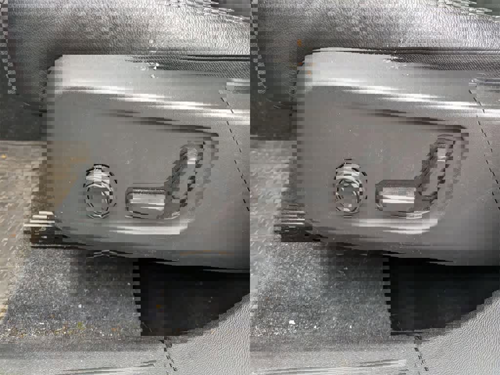 Used 2023 Volvo XC40 B5 Plus w/ Driver Assist Package image 14