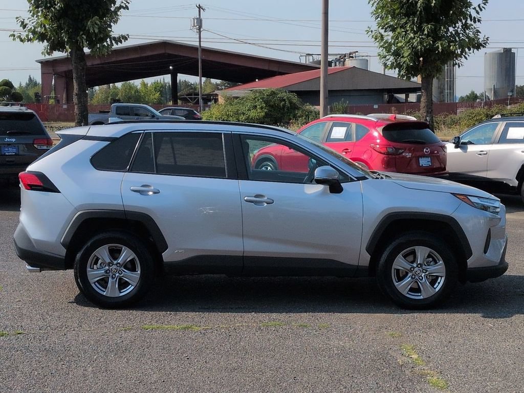 Used 2024 Toyota RAV4 LE AWD/4WD image 6