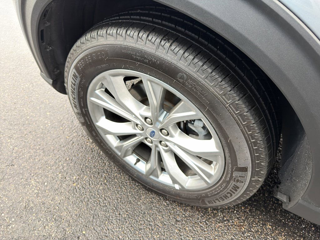 Used 2023 Ford Explorer Limited image 7