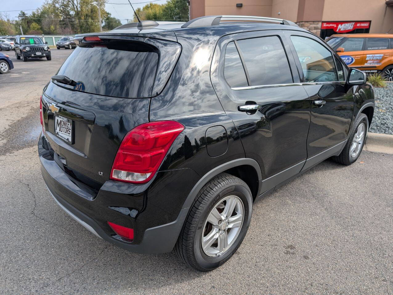Used 2017 Chevrolet Trax LT w/ LT Convenience Package image 9