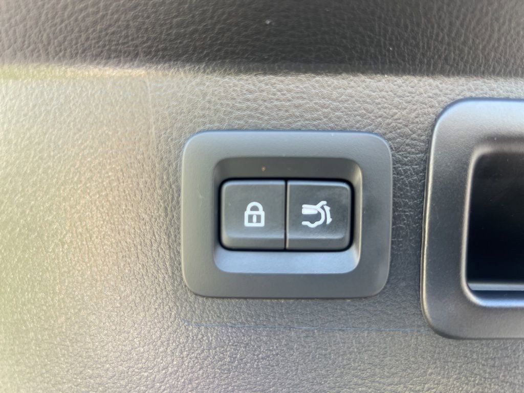 Used 2025 MAZDA CX-50 AWD 2.5 S w/ Premium Package image 37