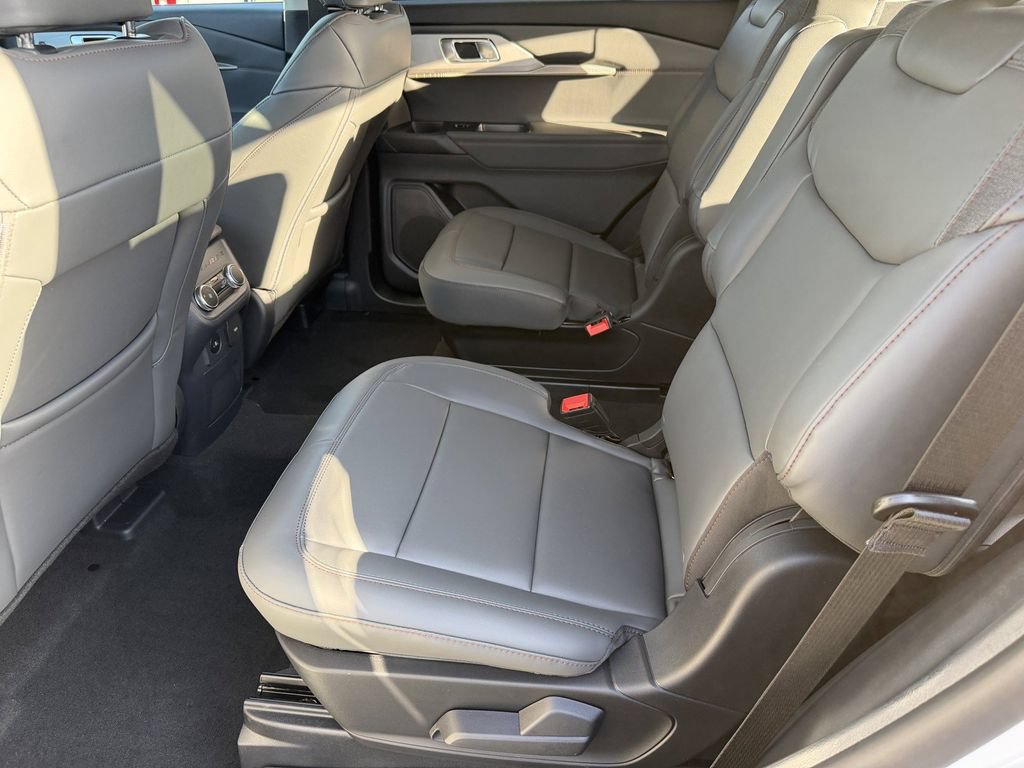 New 2026 Ford Explorer Active w/ Active Comfort Package RWD image 22