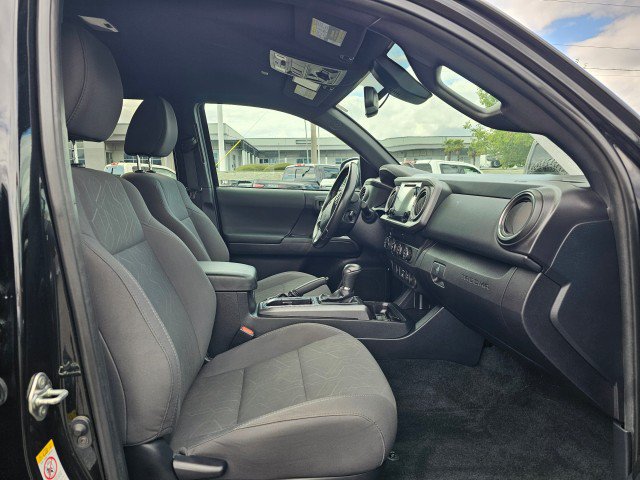 Used 2019 Toyota Tacoma TRD Off-Road AWD/4WD image 10