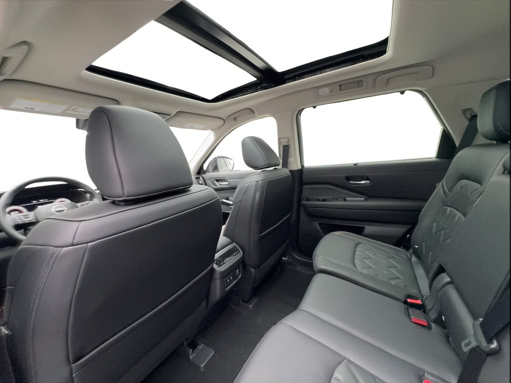 Used 2026 Nissan Pathfinder Platinum w/ Cargo Package FWD image 25