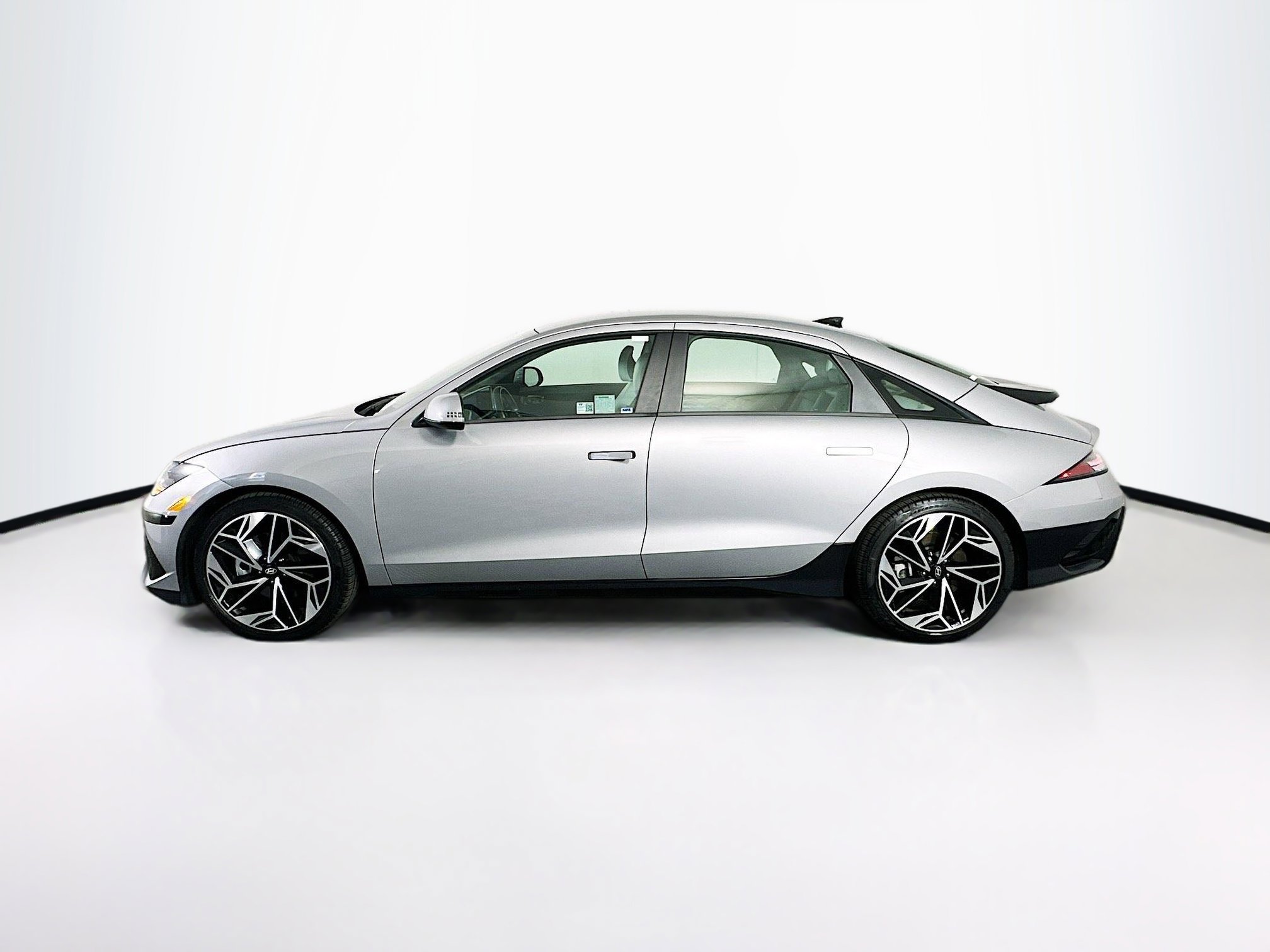 Used 2024 Hyundai Ioniq 6 SEL RWD image 4