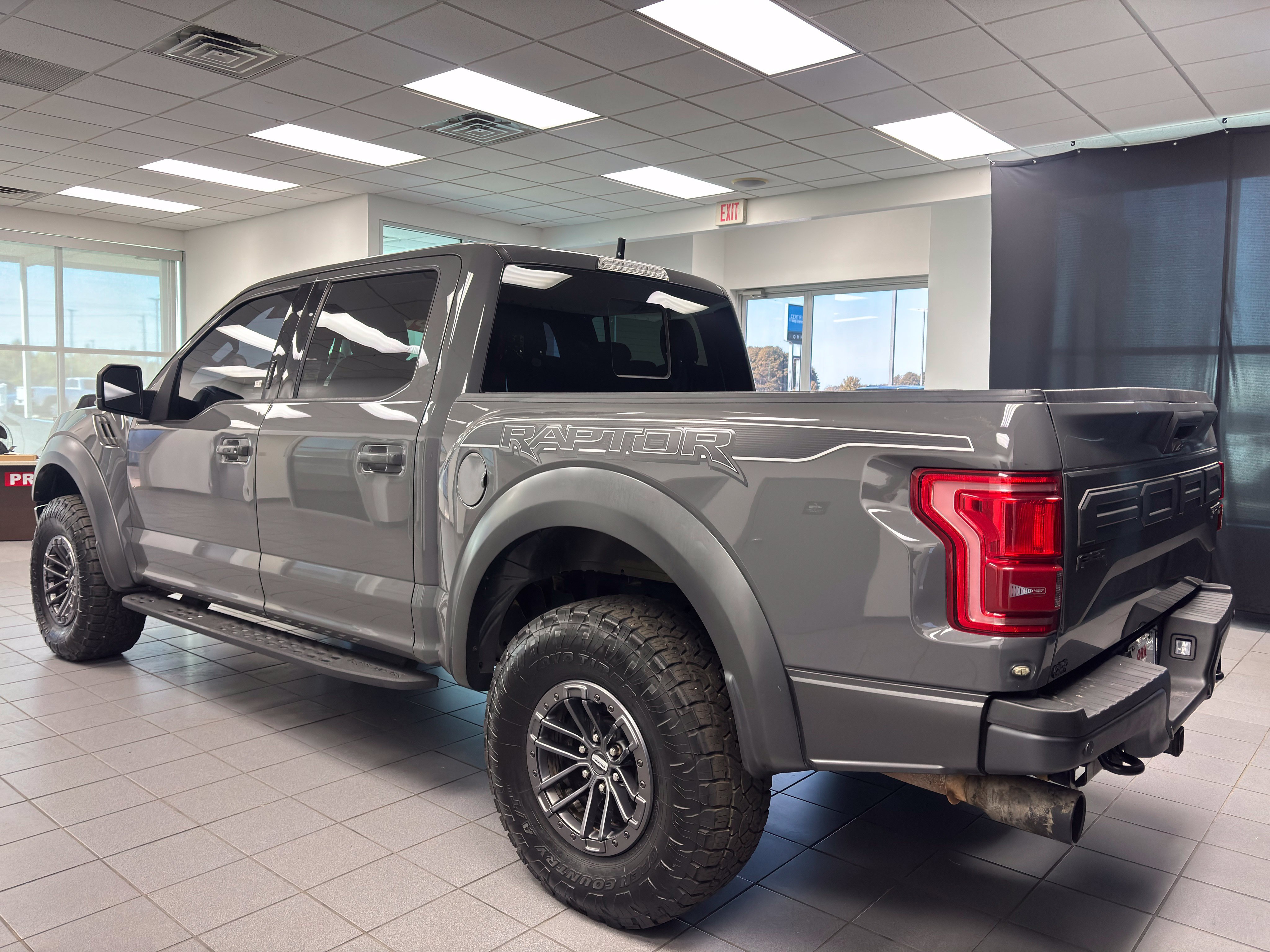 Used 2020 Ford F150 Raptor w/ Equipment Group 802A Luxury AWD/4WD image 7