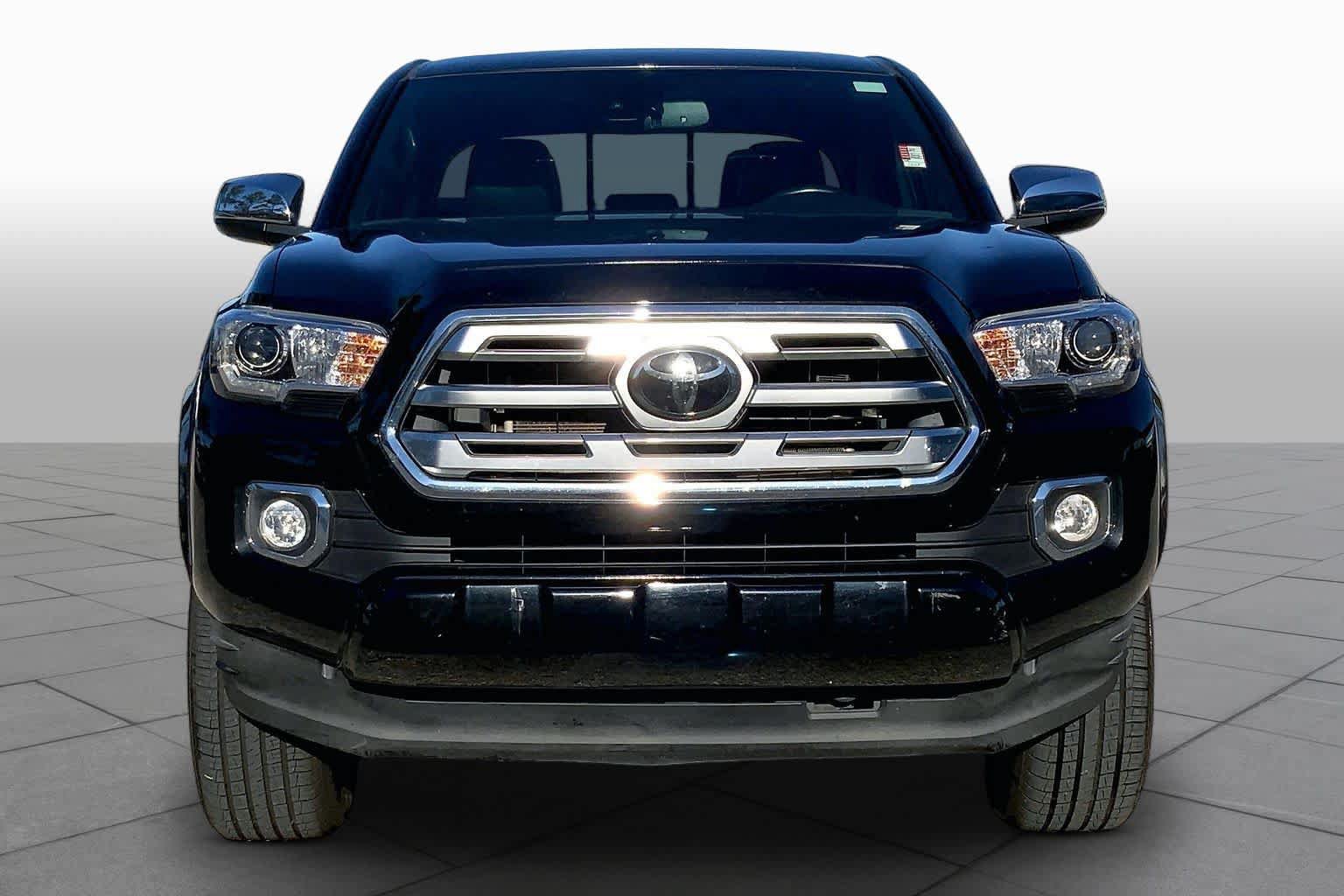 Used 2019 Toyota Tacoma Limited AWD/4WD image 4