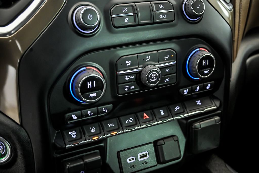 Used 2023 Chevrolet Silverado 3500 High Country image 25