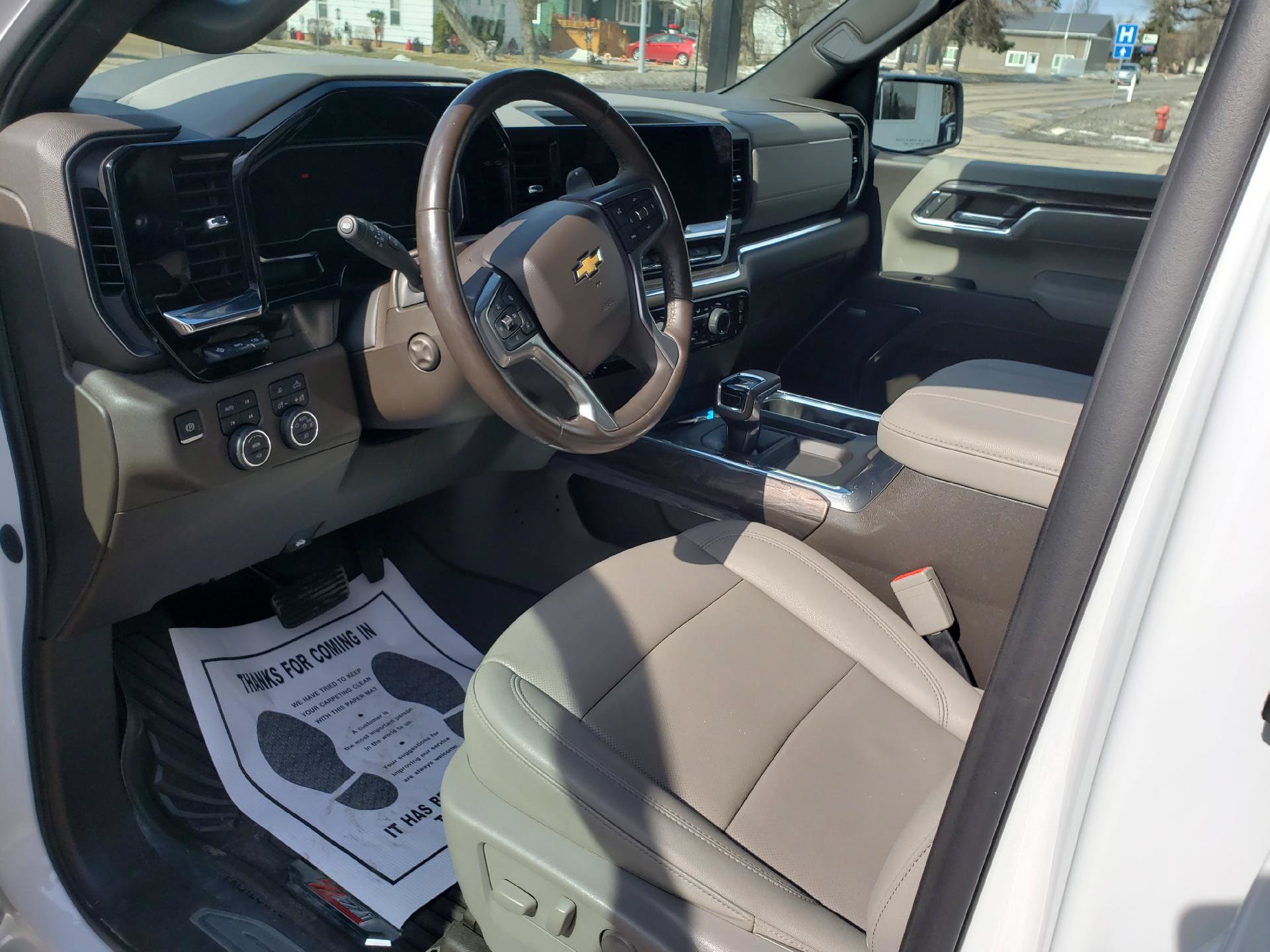 Used 2023 Chevrolet Silverado 1500 LTZ w/ Technology Package AWD/4WD image 12