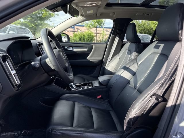 Used 2023 Volvo XC40 B5 Plus w/ Driver Assist Package AWD/4WD image 9