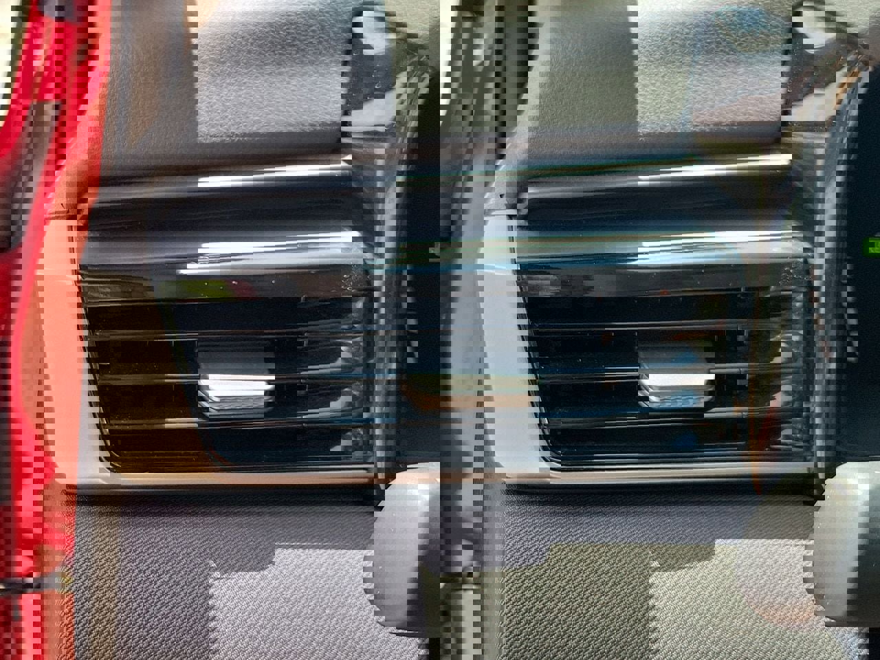 Used 2025 Toyota Camry LE image 33