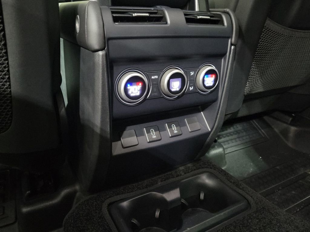 New 2026 Land Rover Defender 130 X-Dynamic SE image 23