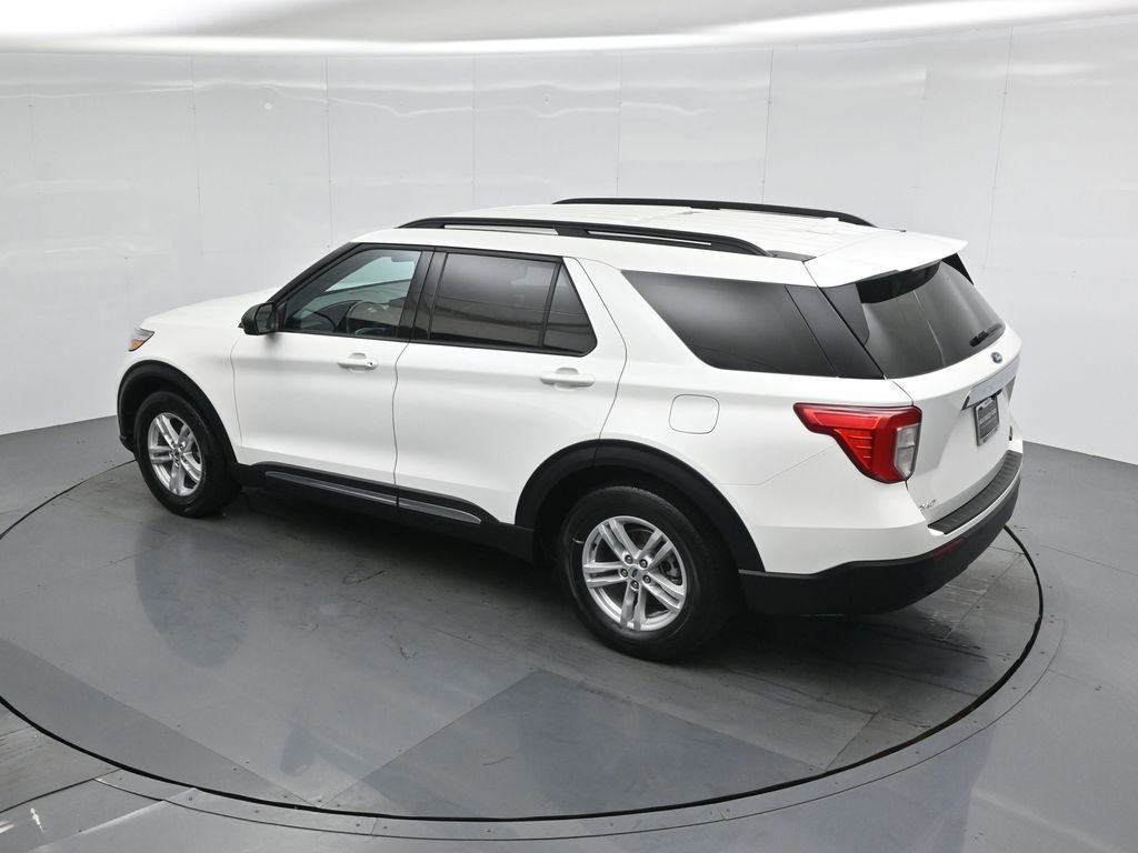Certified 2024 Ford Explorer XLT RWD image 42