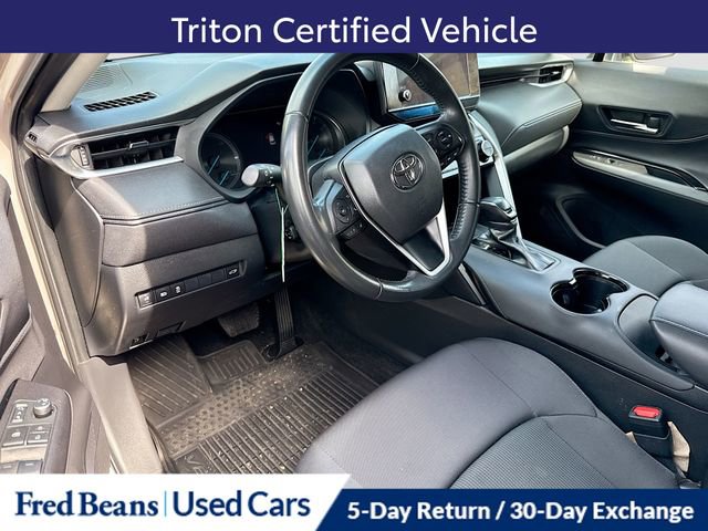 Used 2023 Toyota Venza LE image 7