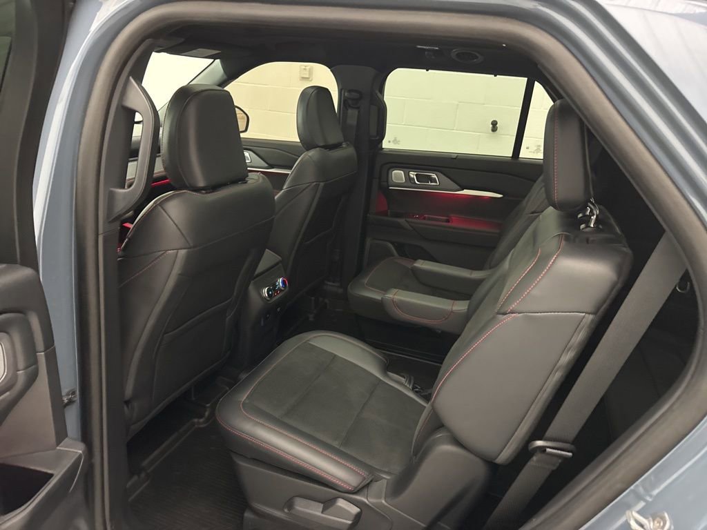 Used 2025 Ford Explorer ST image 46