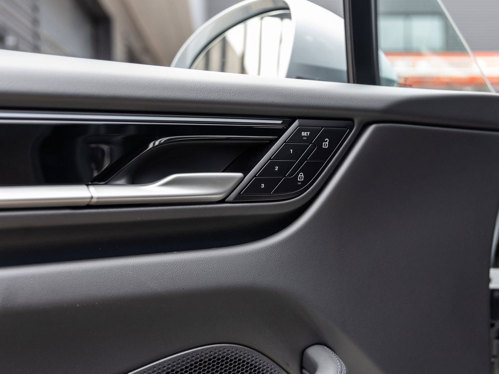 Certified 2025 Porsche Macan Electric image 19