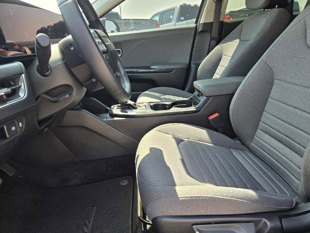 Used 2025 Kia K4 EX image 16
