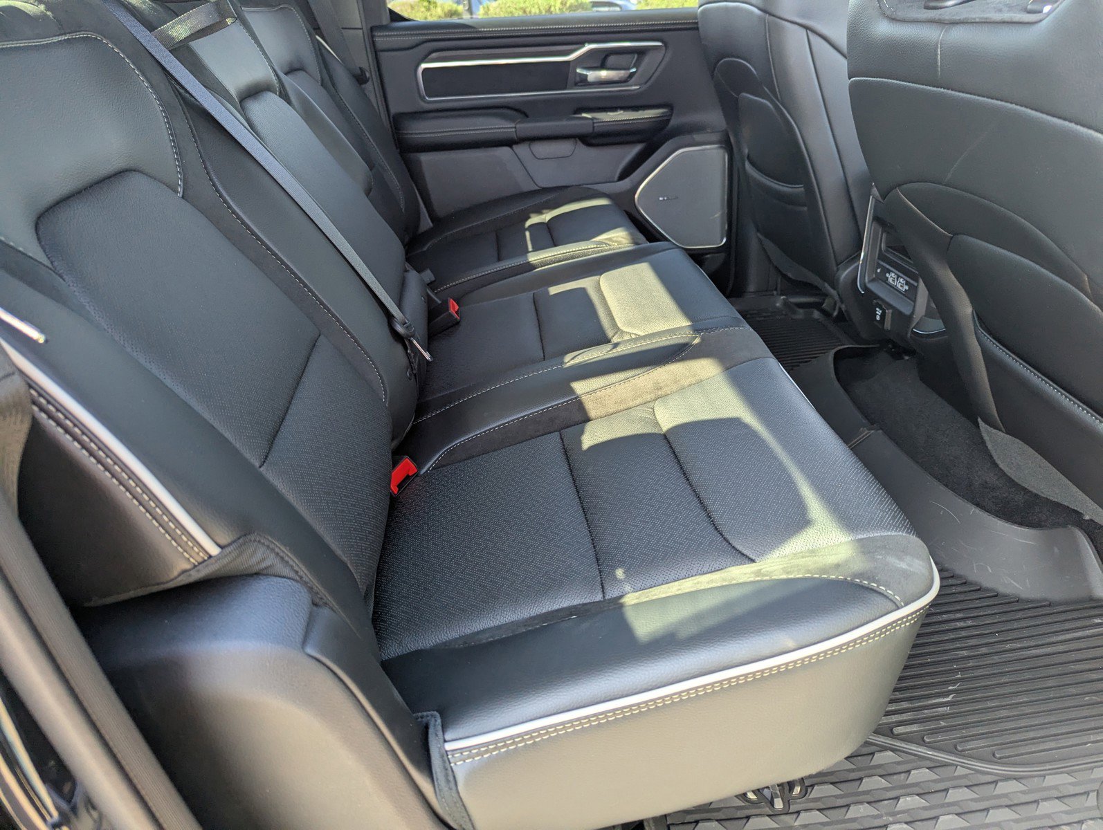 Used 2026 RAM 1500 Laramie w/ Night Edition image 13