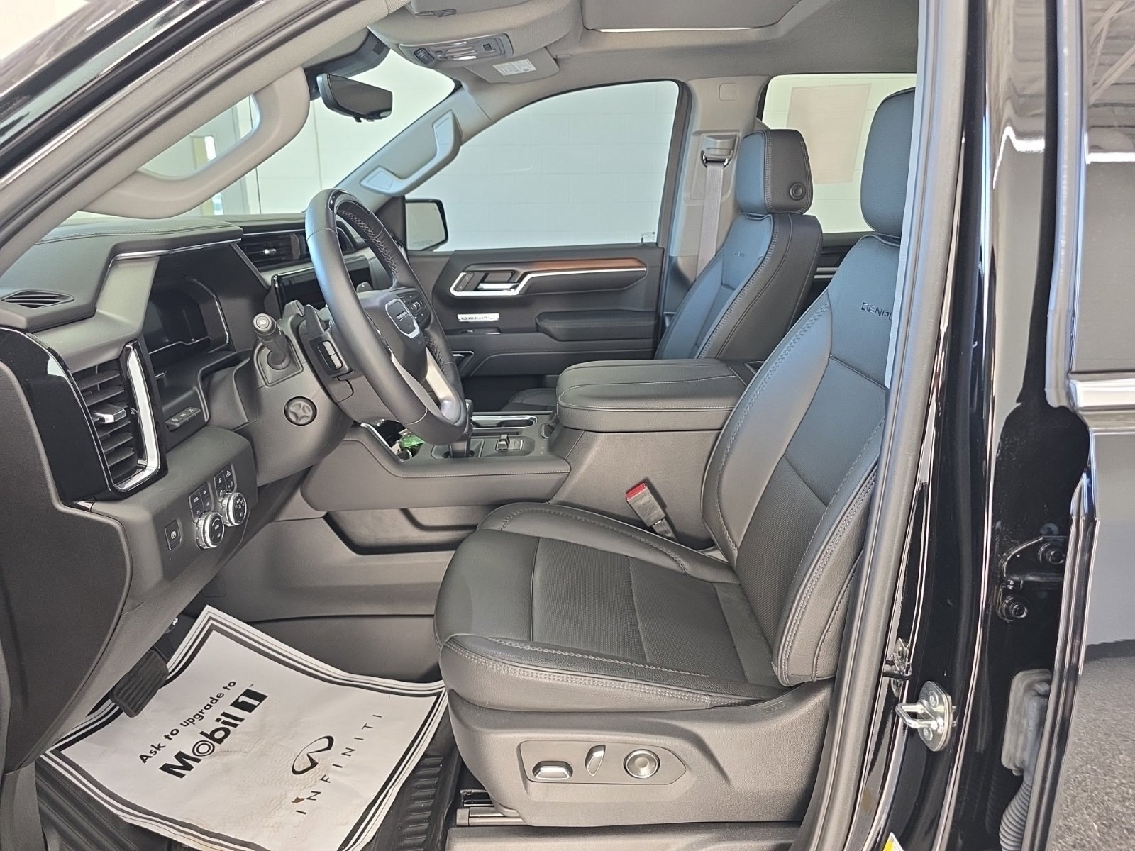 Used 2025 GMC Sierra 1500 Denali image 41