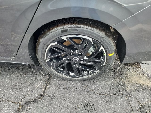 New 2027 Nissan Sentra SR w/ Floor Mat Package FWD image 6