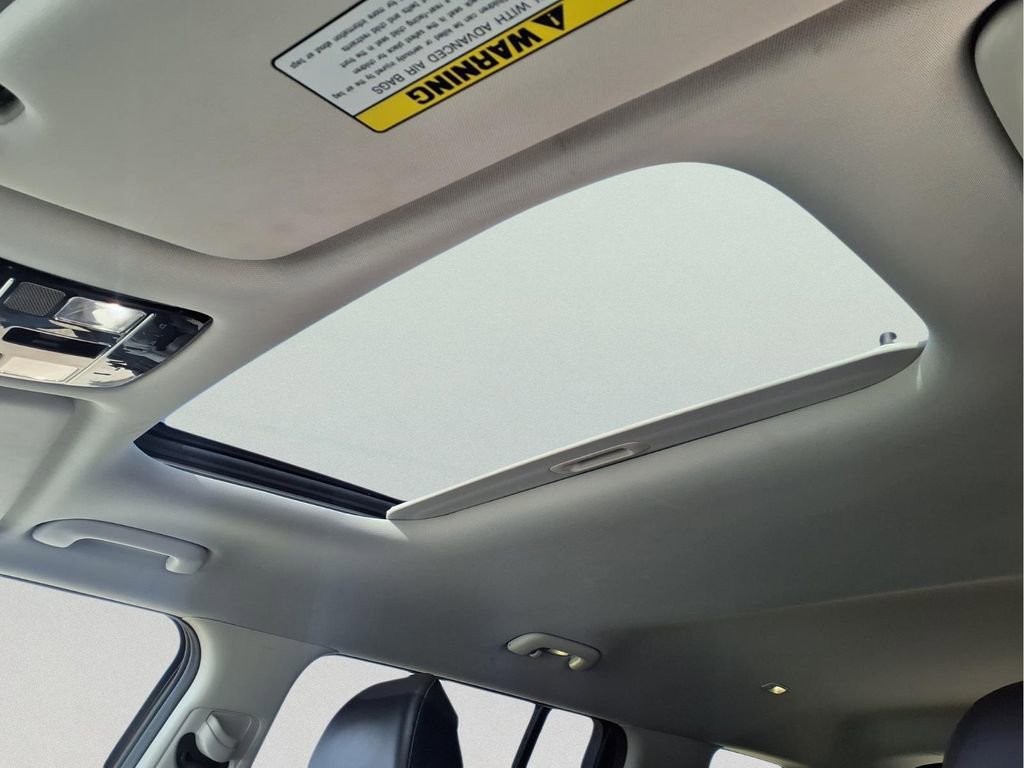 Used 2025 Hyundai Santa Fe XRT image 11