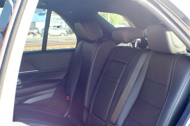 Used 2025 Mercedes-Benz GLE 350 4MATIC w/ 3rd Row Seat Package image 50