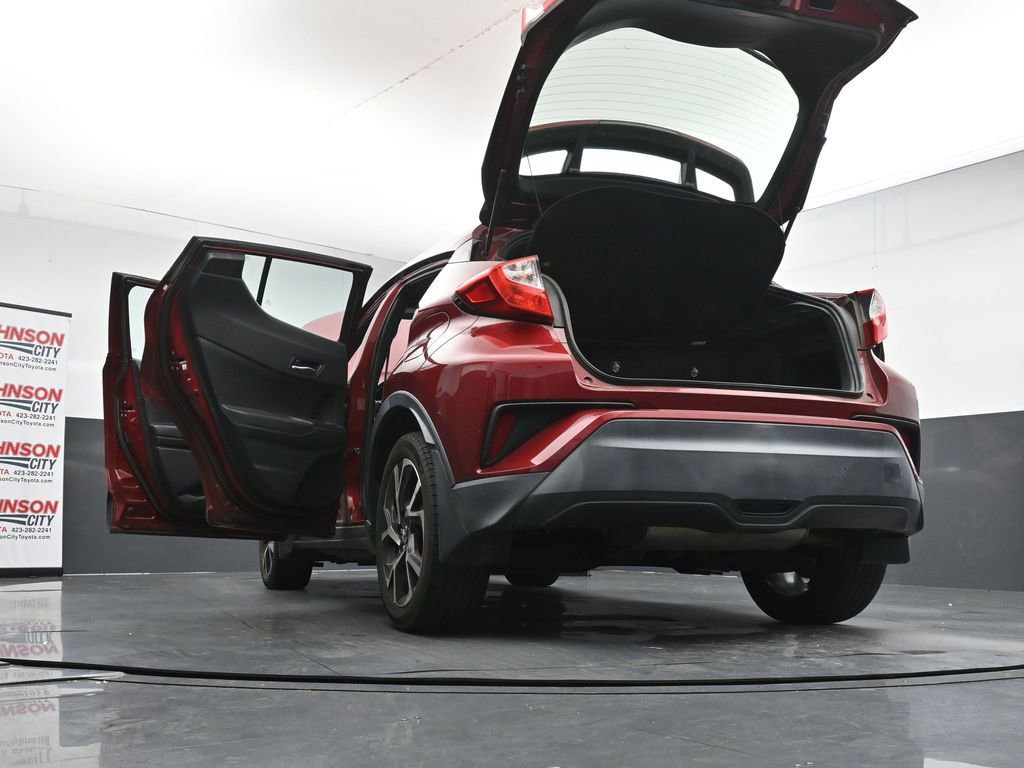 Used 2018 Toyota C-HR XLE FWD image 30