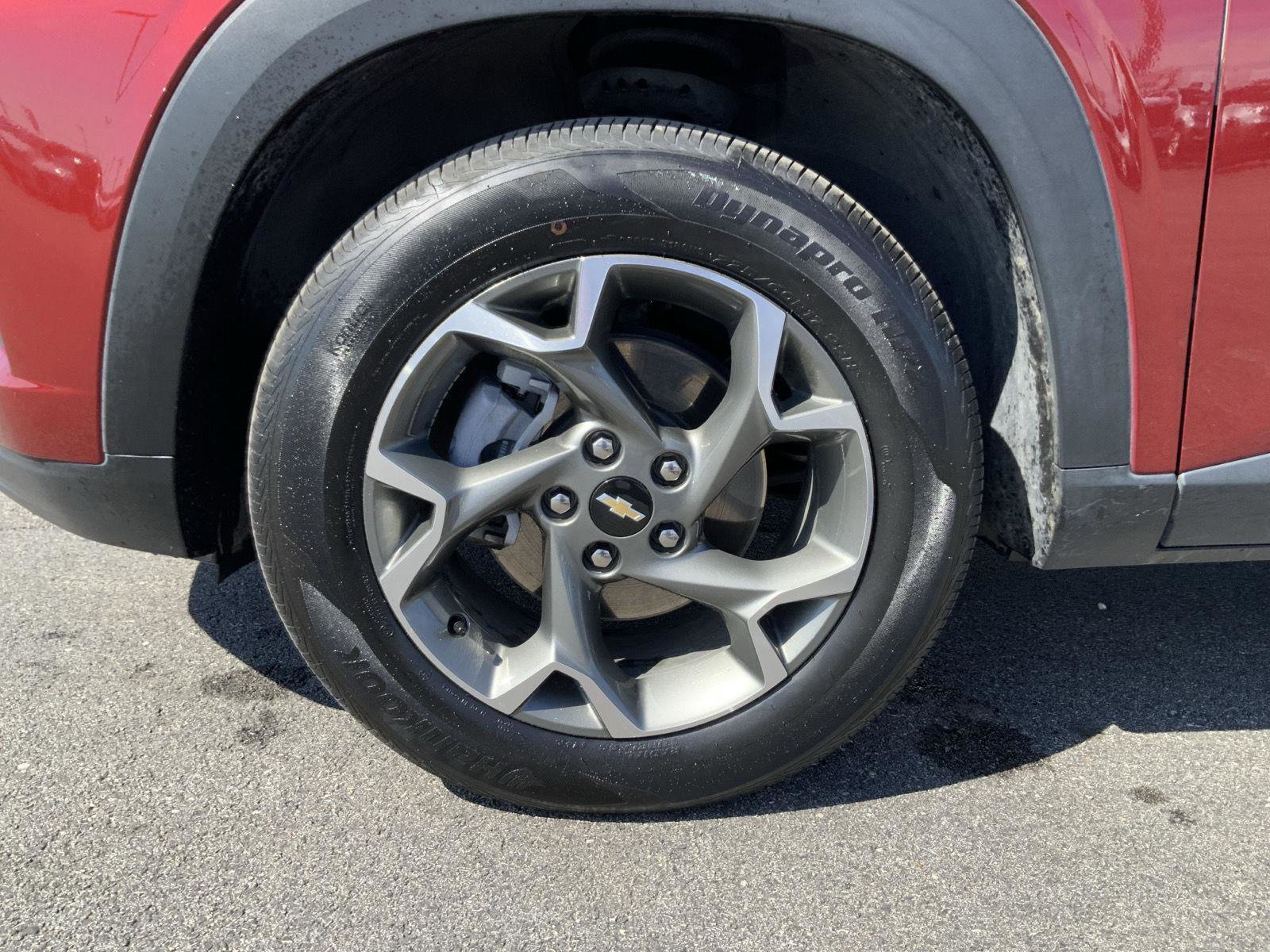 Used 2025 Chevrolet Trax LT w/ LT Convenience Package image 18