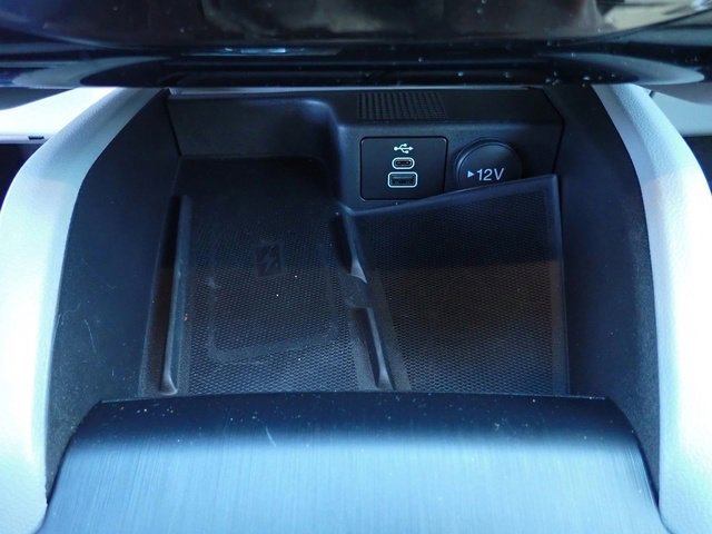 Certified 2025 Ford Escape Platinum w/ Premium Technology Package image 25