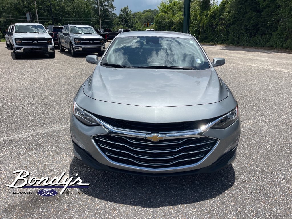 Used 2024 Chevrolet Malibu LT FWD image 2