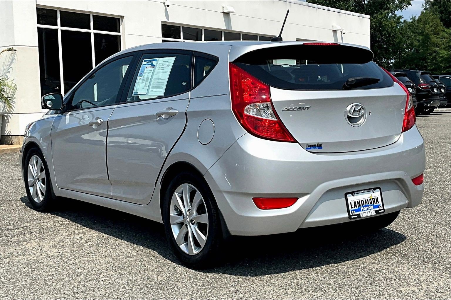 Used 2013 Hyundai Accent SE FWD image 12