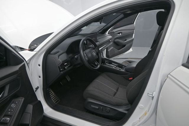 Used 2023 Honda Accord Sport image 9