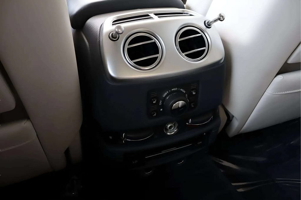 Used 2016 Rolls-Royce Ghost RWD image 6
