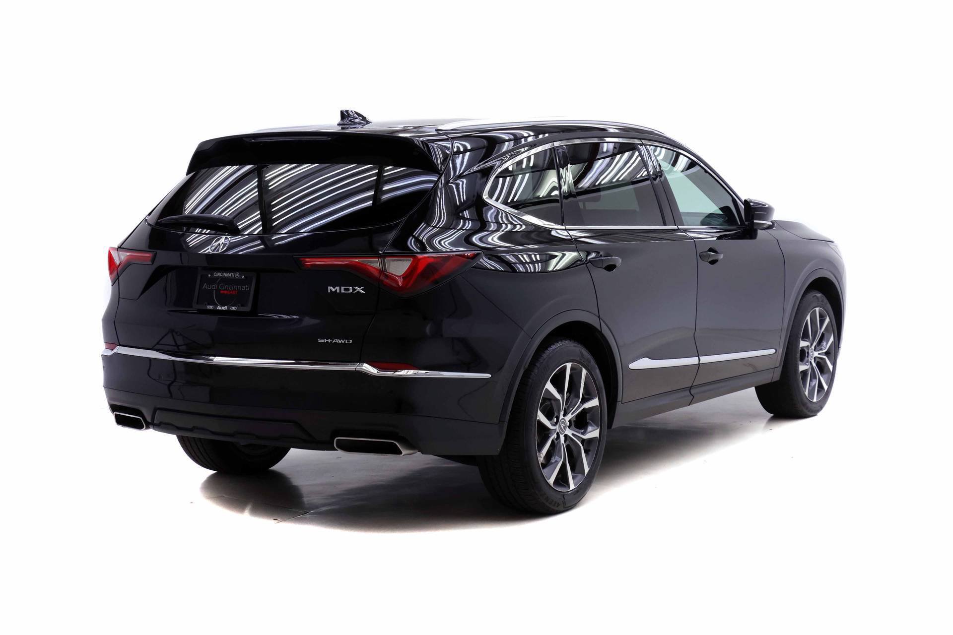 Used 2022 Acura MDX w/ Technology Package AWD/4WD image 4