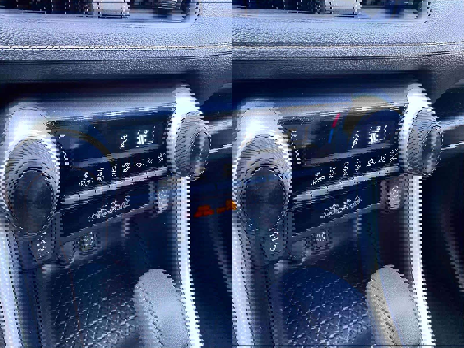 Used 2025 Toyota RAV4 LE image 26