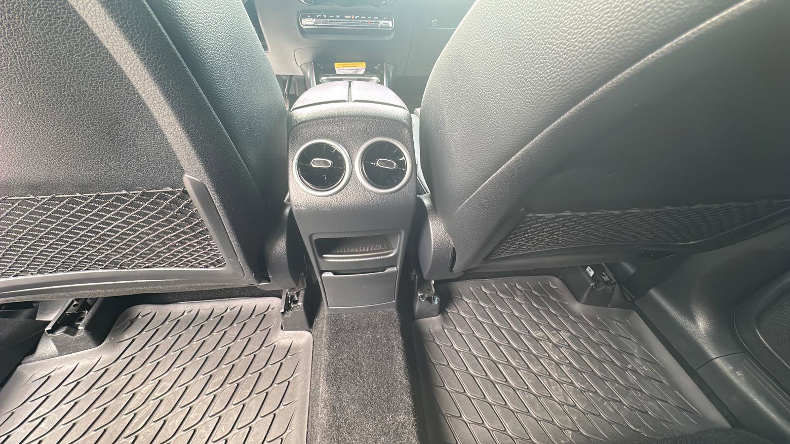 Used 2024 Mercedes-Benz GLB 250 4MATIC image 21