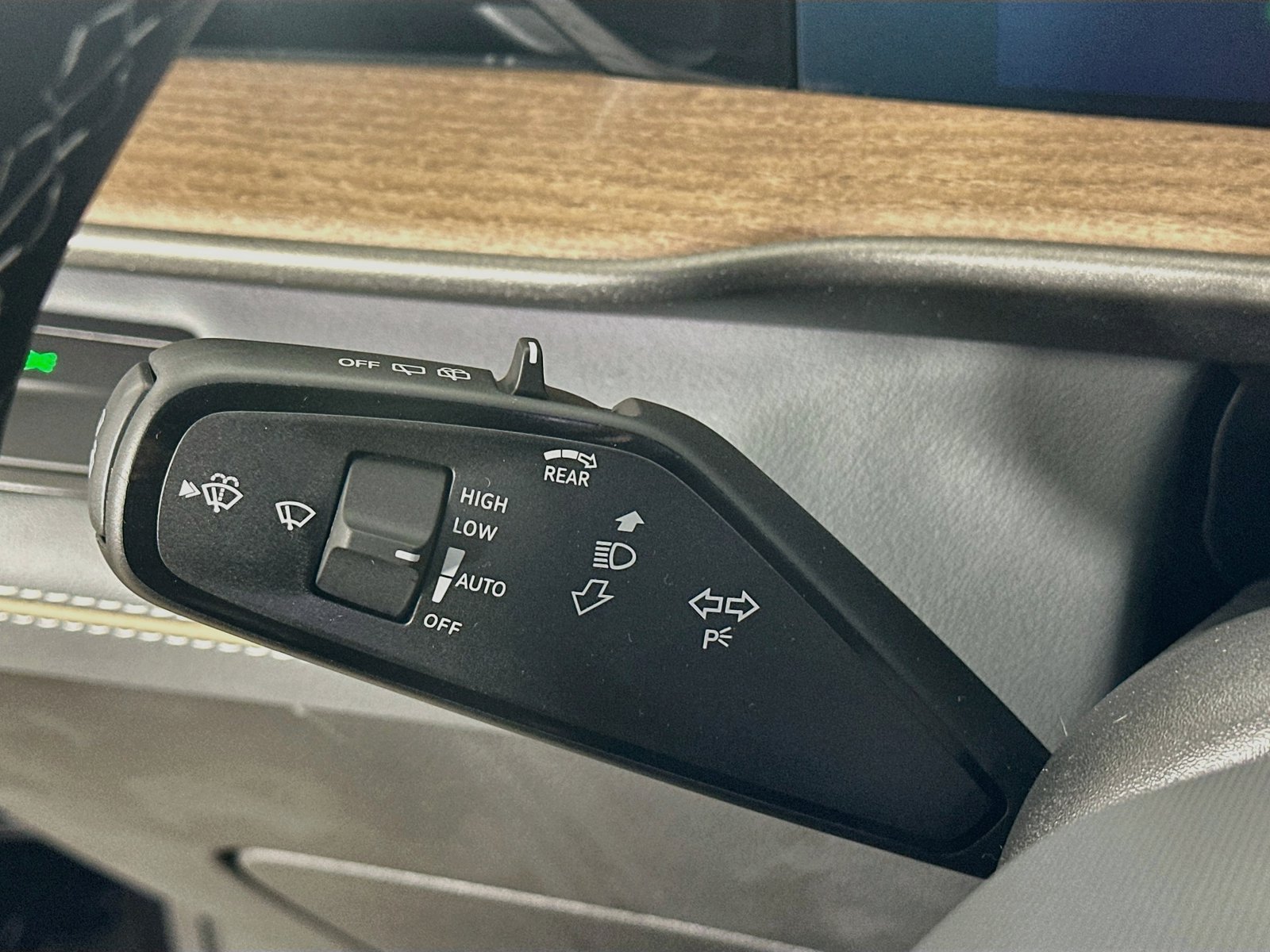 New 2027 Volkswagen Atlas SE AWD/4WD image 20