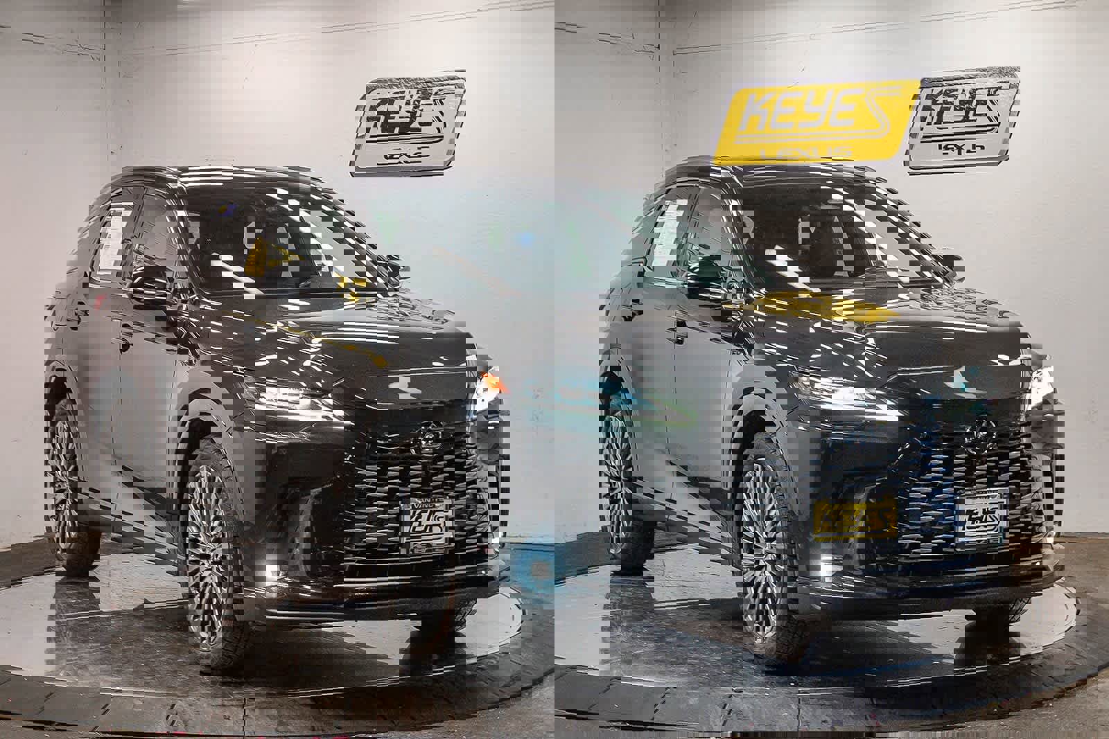 Used 2024 Lexus RX 450h Luxury image 3