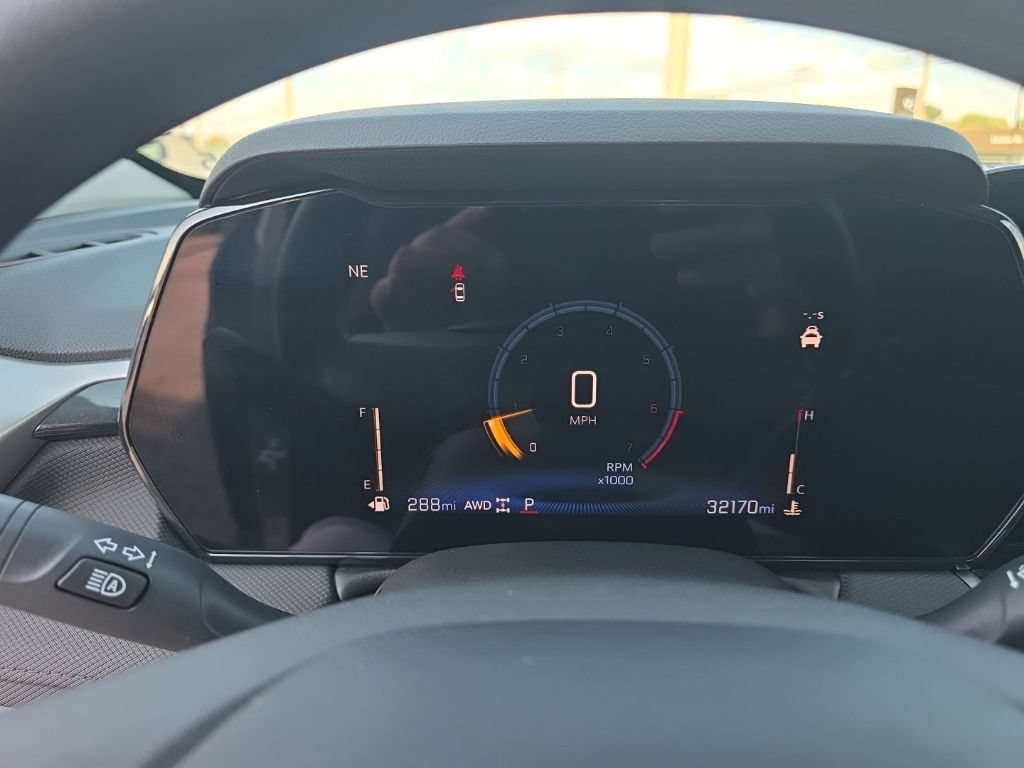 Used 2025 Chevrolet TrailBlazer LT AWD/4WD image 18
