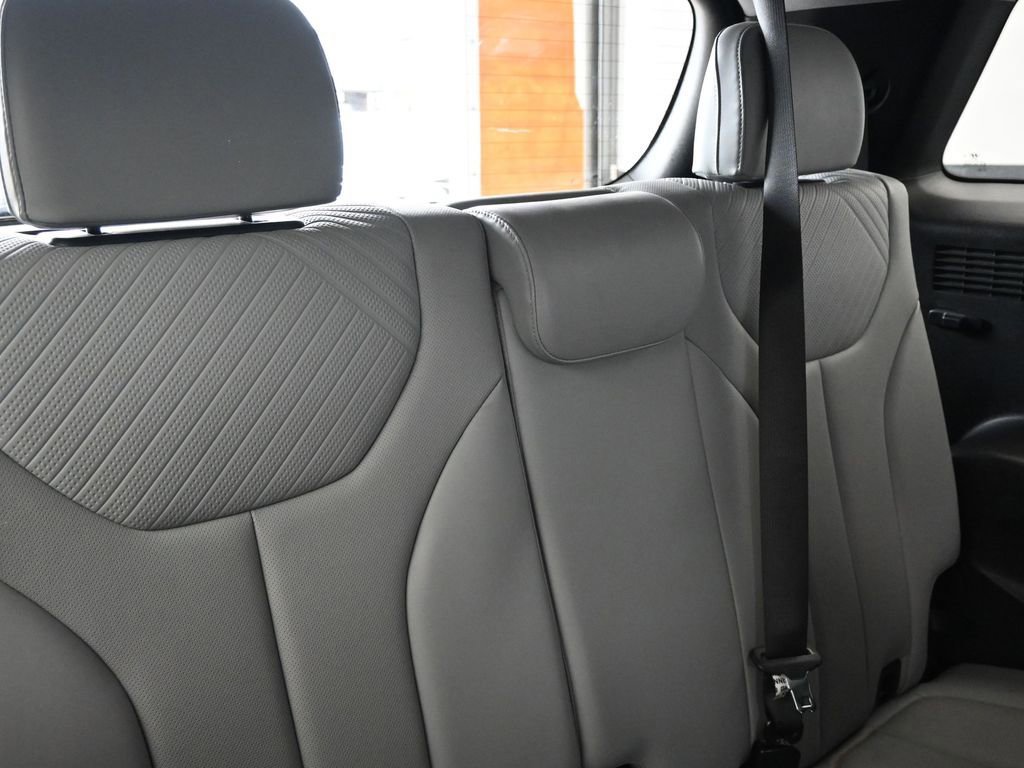 Used 2023 Hyundai Palisade SEL image 17