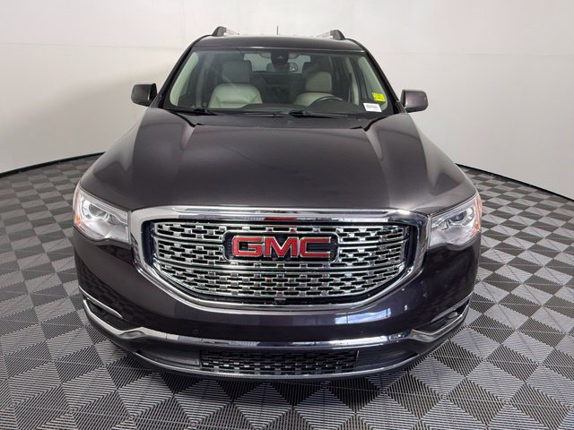 Used 2019 GMC Acadia Denali w/ Technology Package FWD image 9