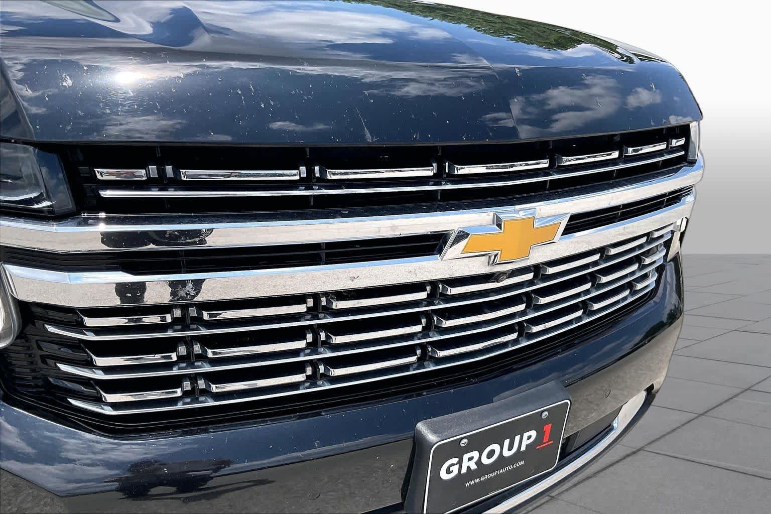 Used 2023 Chevrolet Suburban Premier AWD/4WD image 30