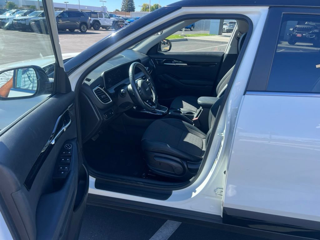 Used 2024 Kia Seltos S FWD image 27